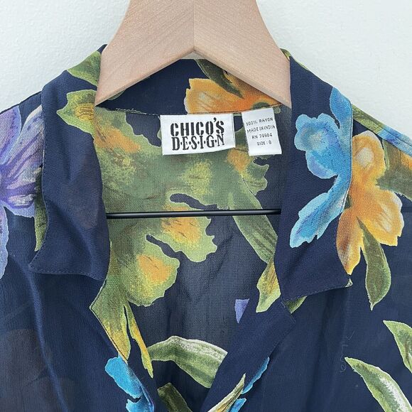 CHICO'S Women’s Short Sleeve Button Up Silk Blouse Blue/Green Leaves Size 0 - Picture 2 of 4